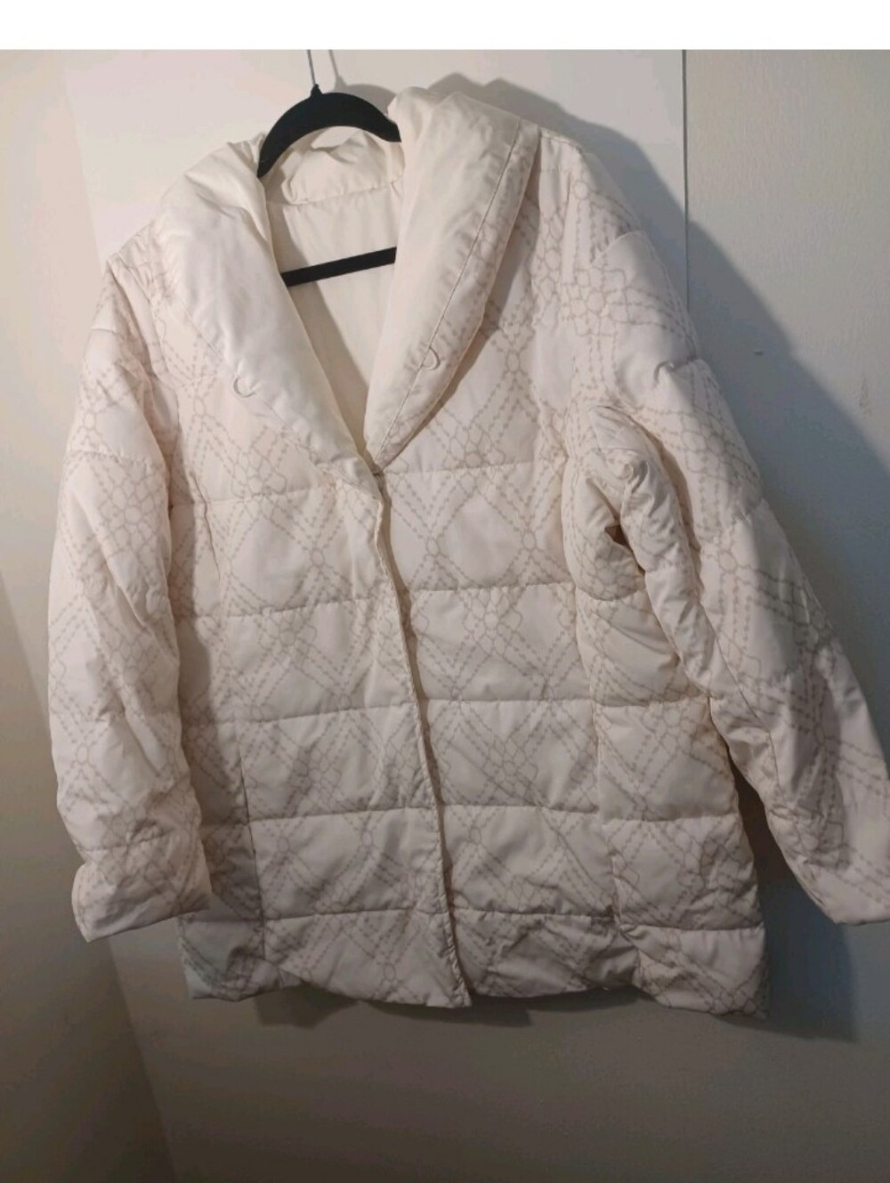 Dennis Bassco Reversible Water Resistant Cream Colored Jacket Meduim